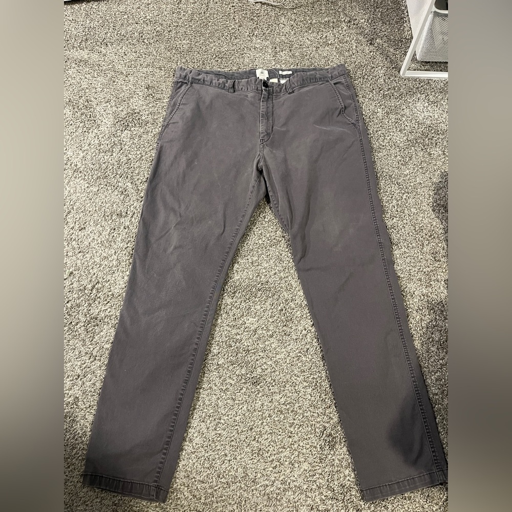 3/$12 Men’s H&M Gray Chino Pants